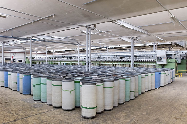 Intérieur d'atelier. Pots de filature et continus à filer. © Jérôme Mongreville / Région Bourgogne-Franche-Comté, Inventaire du patrimoine - 2009