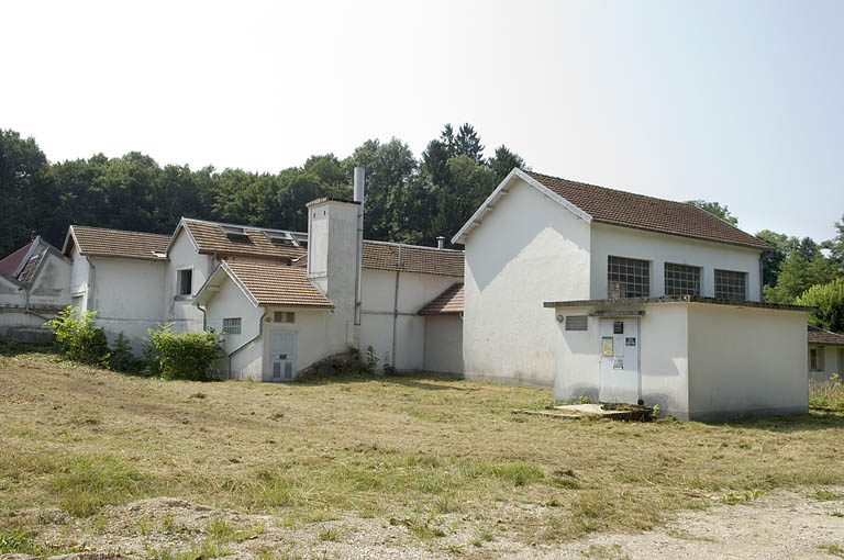 Salle des machines et bâtiment d'eau vus de trois quarts arrière. © Jérôme Mongreville / Région Bourgogne-Franche-Comté, Inventaire du patrimoine - 2009