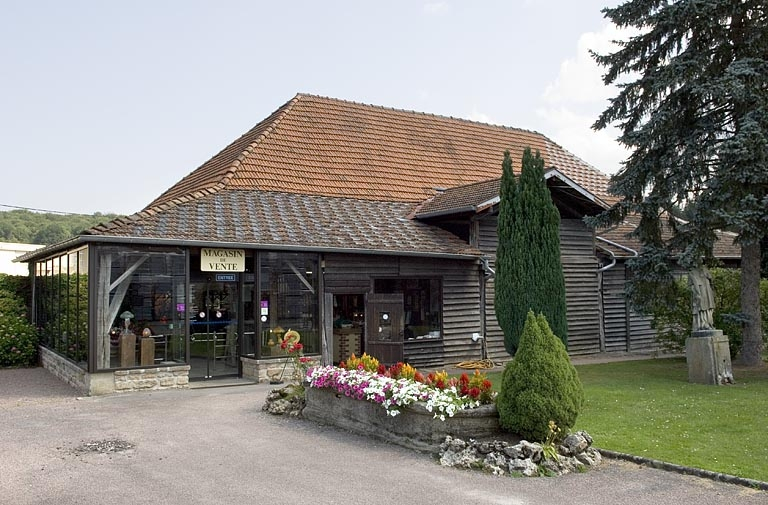 Ancien séchoir à bois (boutique). © Jérôme Mongreville / Région Bourgogne-Franche-Comté, Inventaire du patrimoine - 2009