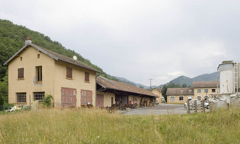 Logement, atelier de modelage, conciergerie et bureaux depuis le sud. © Jérôme Mongreville / Région Bourgogne-Franche-Comté, Inventaire du patrimoine - 2009
