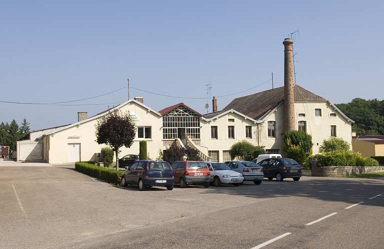 Vue d'ensemble depuis le sud-est. © Jérôme Mongreville / Région Bourgogne-Franche-Comté, Inventaire du patrimoine - 2009