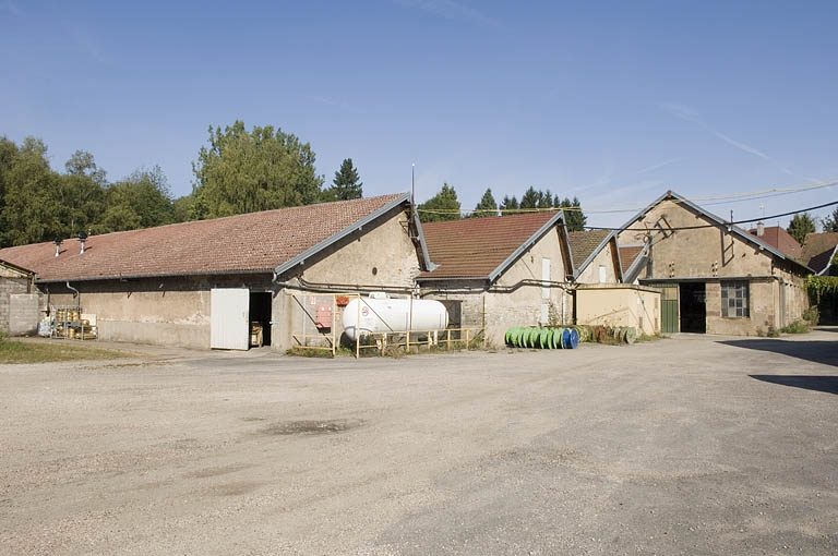 Ateliers de fabrication en rez-de-chaussée depuis le sud. © Jérôme Mongreville / Région Bourgogne-Franche-Comté, Inventaire du patrimoine - 2009 Ateliers de fabrication en rez-de-chaussée depuis le sud. © Jérôme Mongreville / Région Bourgogne-Franche-Comté, Inventaire du patrimoine - 2009