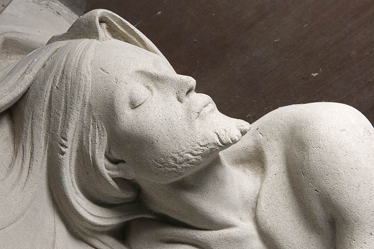 Détail : le visage, vue de profil. © Jérôme Mongreville / Région Bourgogne-Franche-Comté, Inventaire du patrimoine - 2010