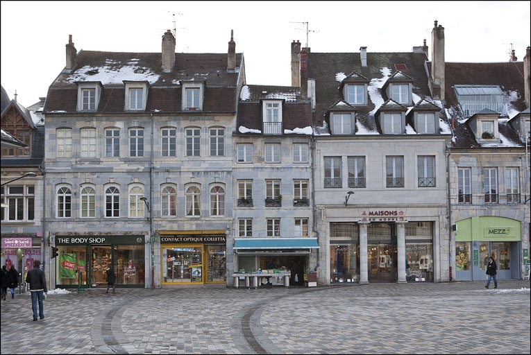 Vue d'ensemble de la façade antérieure, de face. © Yves Sancey / Région Bourgogne-Franche-Comté, Inventaire du patrimoine - 2010