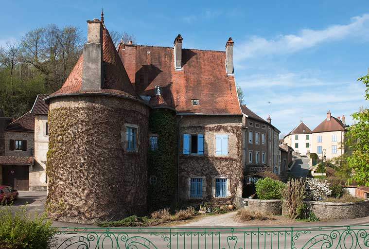 Vue rapprochée de la maison du Vieux Moulin. © Jérôme Mongreville / Région Bourgogne-Franche-Comté, Inventaire du patrimoine - 2010