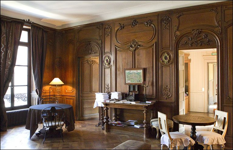Salon : vue de trois quarts depuis le fond de la pièce. © Yves Sancey / Région Bourgogne-Franche-Comté, Inventaire du patrimoine - 2010