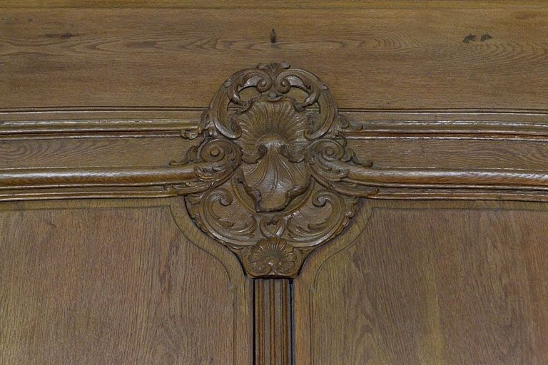 Salon : détail d'un décor à coquille des lambris. © Yves Sancey / Région Bourgogne-Franche-Comté, Inventaire du patrimoine - 2010