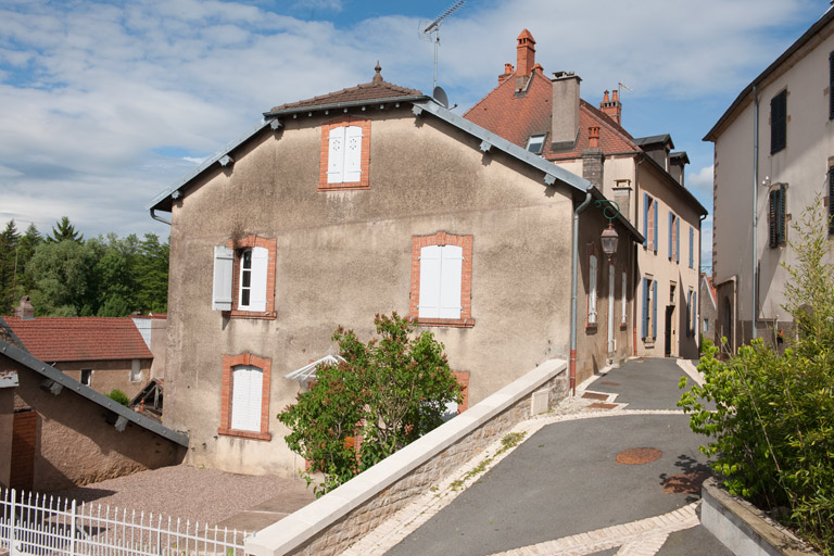 Vue rapprochée depuis la rue de la Traverse. © Jérôme Mongreville / Région Bourgogne-Franche-Comté, Inventaire du patrimoine - 2010
