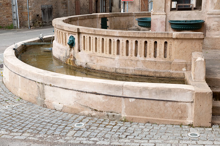 Vue de l'abreuvoir. © Jérôme Mongreville / Région Bourgogne-Franche-Comté, Inventaire du patrimoine - 2010