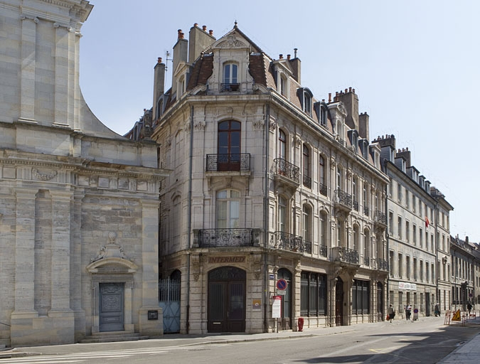 Vue d'ensemble de trois quarts gauche. © Yves Sancey / Région Bourgogne-Franche-Comté, Inventaire du patrimoine - 2010