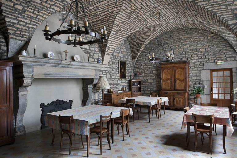 Intérieur, vue d'ensemble de la cuisine depuis l'entrée. © Yves Sancey / Région Bourgogne-Franche-Comté, Inventaire du patrimoine - 2010