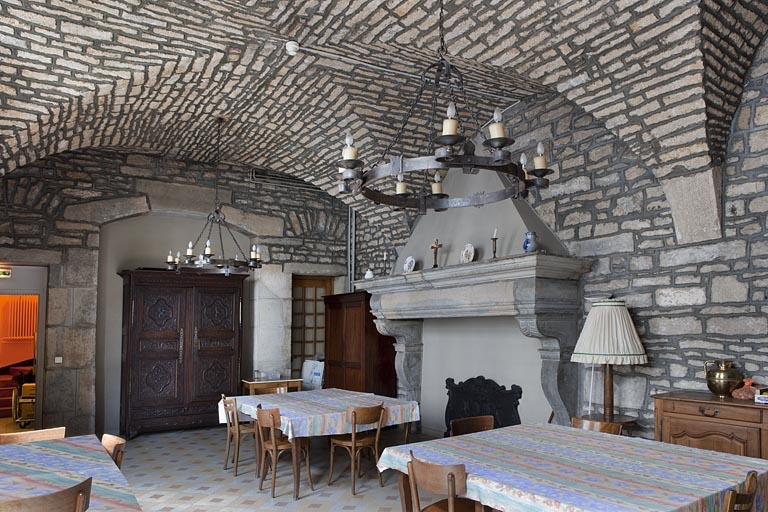 Intérieur, vue d'ensemble de la cuisine depuis le fond de la pièce. © Yves Sancey / Région Bourgogne-Franche-Comté, Inventaire du patrimoine - 2010