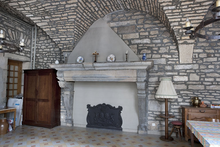 Intérieur, cuisine : vue d'ensemble de la cheminée. © Yves Sancey / Région Bourgogne-Franche-Comté, Inventaire du patrimoine - 2010