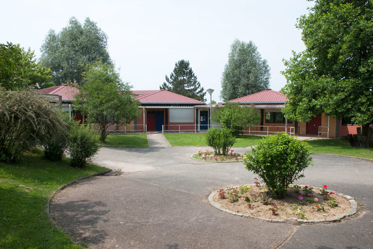 Vue rapprochée des pentagones depuis la cour d'entrée. © Jérôme Mongreville / Région Bourgogne-Franche-Comté, Inventaire du patrimoine - 2010