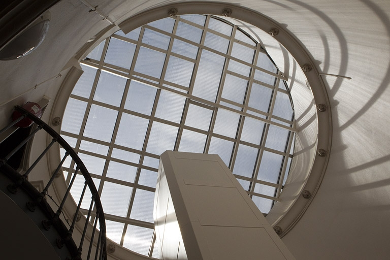 Intérieur : détail de la verrière éclairant la cage d'escalier. © Yves Sancey / Région Bourgogne-Franche-Comté, Inventaire du patrimoine - 2010