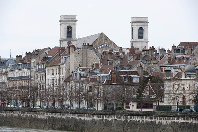 Vue du quai de Strasbourg depuis la grande roue installée, fin 2010, sur la place de la Révolution. © Jérôme Mongreville / Région Bourgogne-Franche-Comté, Inventaire du patrimoine - 2010