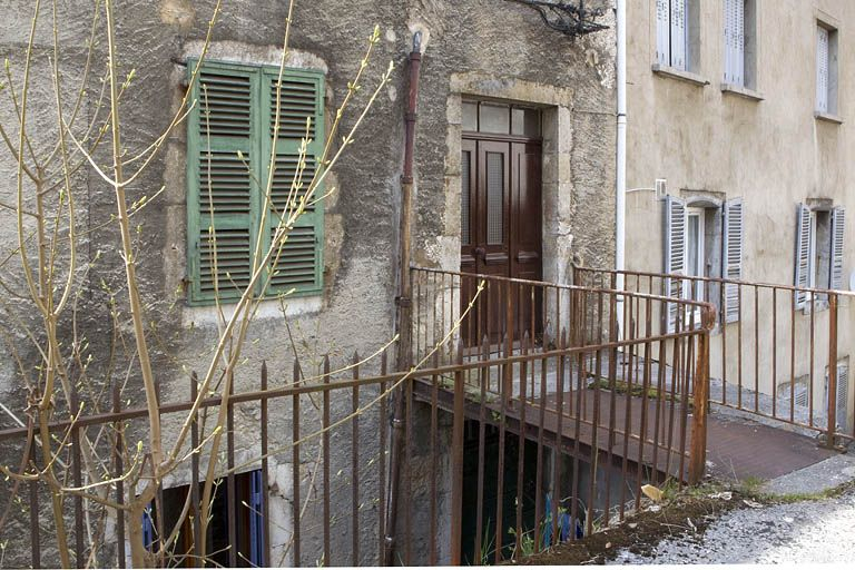 Maison (19e siècle) au n° 3 rue de la Concorde : passerelle. © Yves Sancey / Région Bourgogne-Franche-Comté, Inventaire du patrimoine - 2010