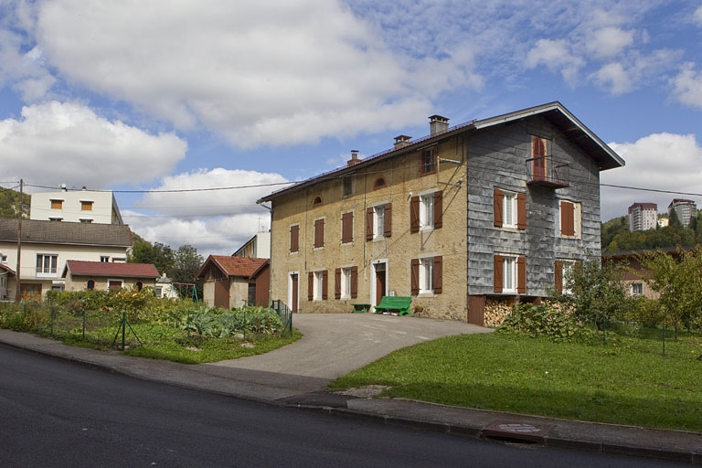 Vue d'ensemble, depuis le sud. © Yves Sancey / Région Bourgogne-Franche-Comté, Inventaire du patrimoine - 2010 Vue d'ensemble, depuis le sud. © Yves Sancey / Région Bourgogne-Franche-Comté, Inventaire du patrimoine - 2010