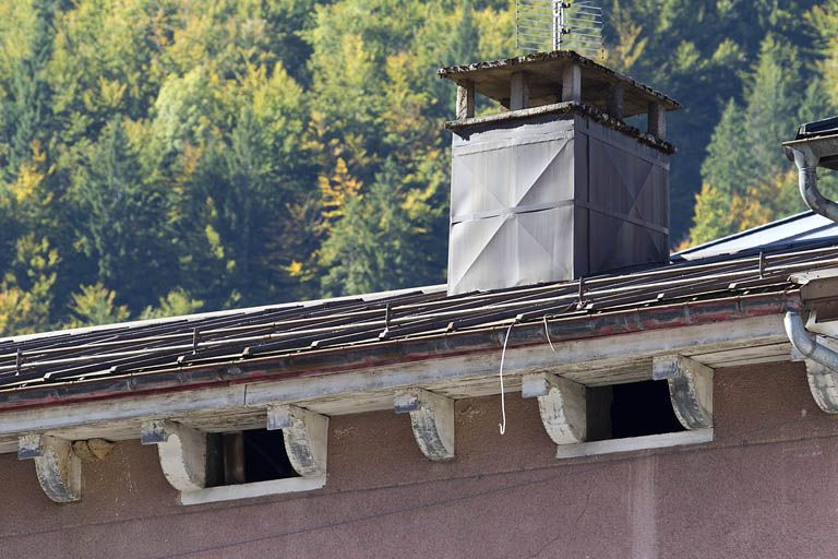 Corniche et ses corbeaux. © Yves Sancey / Région Bourgogne-Franche-Comté, Inventaire du patrimoine - 2010 Corniche et ses corbeaux. © Yves Sancey / Région Bourgogne-Franche-Comté, Inventaire du patrimoine - 2010