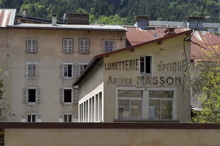 Ateliers : mur pignon oriental. © Yves Sancey / Région Bourgogne-Franche-Comté, Inventaire du patrimoine - 2010