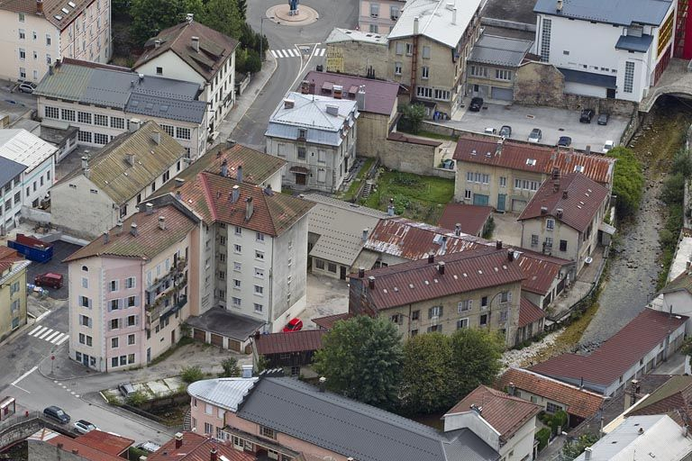 Vue d'ensemble plongeante, depuis le nord. © Yves Sancey / Région Bourgogne-Franche-Comté, Inventaire du patrimoine - 2010 Vue d'ensemble plongeante, depuis le nord. © Yves Sancey / Région Bourgogne-Franche-Comté, Inventaire du patrimoine - 2010