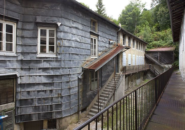 Aile nord, de trois quarts gauche. © Yves Sancey / Région Bourgogne-Franche-Comté, Inventaire du patrimoine - 2010 Aile nord, de trois quarts gauche. © Yves Sancey / Région Bourgogne-Franche-Comté, Inventaire du patrimoine - 2010