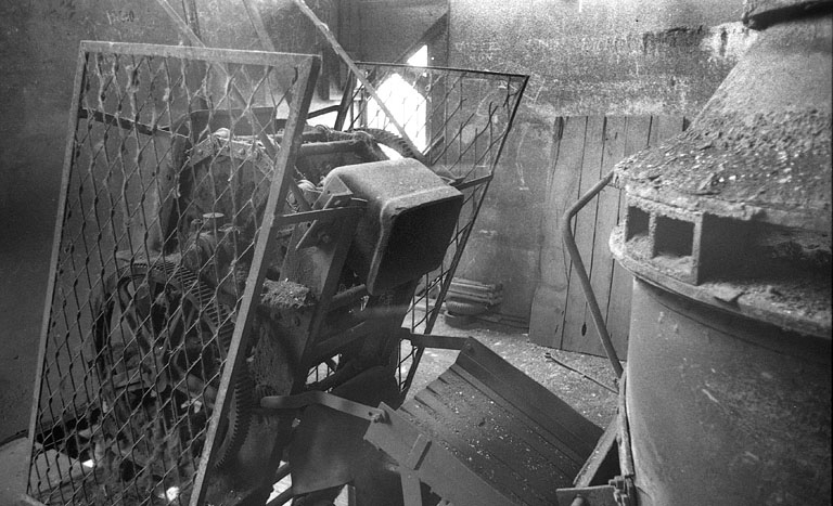 Partie supérieure du chargeur à godets et du grand cubilot (5 tonnes). © Rémi Hamelin / Région Bourgogne-Franche-Comté, Inventaire du patrimoine - 2010