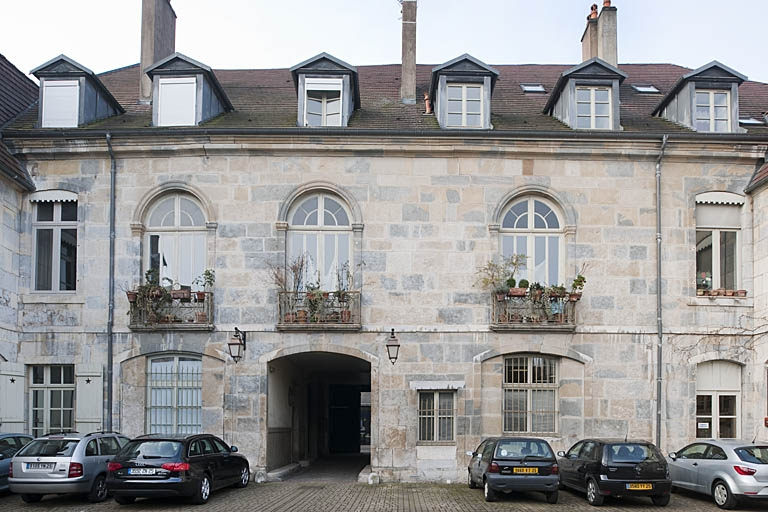 façade postérieure de l'hôtel : de face. © Jérôme Mongreville / Région Bourgogne-Franche-Comté, Inventaire du patrimoine - 2011