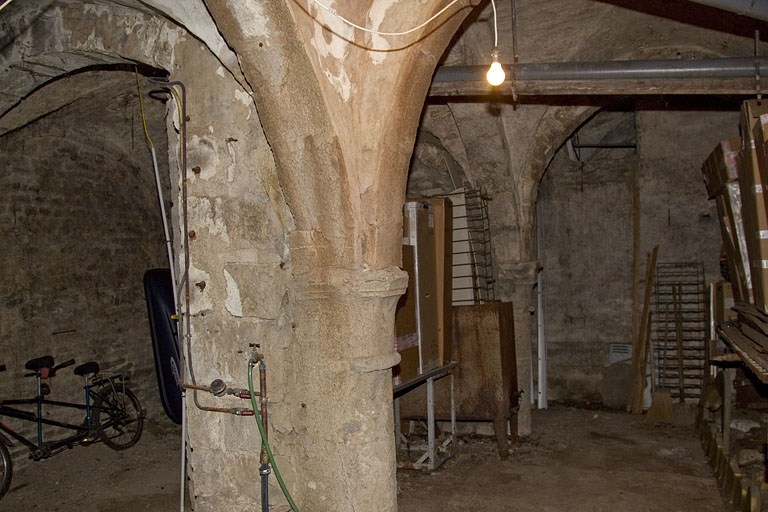 Logis principal : vue d'ensemble d'une partie de la cave. © Yves Sancey / Région Bourgogne-Franche-Comté, Inventaire du patrimoine - 2011