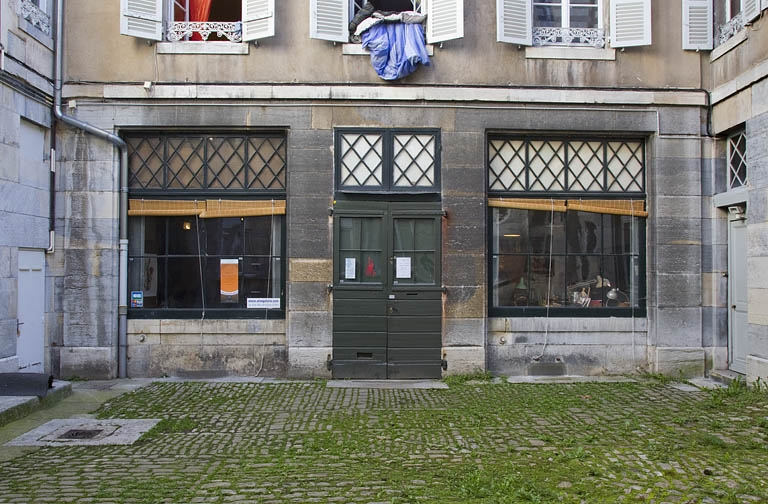 Façade antérieure du deuxième logis secondaire : détail du rez-de-chaussée. © Yves Sancey / Région Bourgogne-Franche-Comté, Inventaire du patrimoine - 2011