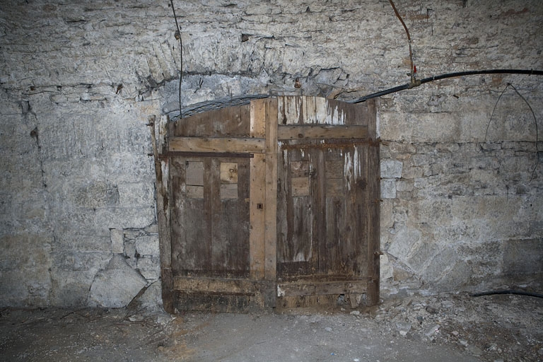 Logis principal, sous-sol : cave C. © Yves Sancey / Région Bourgogne-Franche-Comté, Inventaire du patrimoine - 2011
