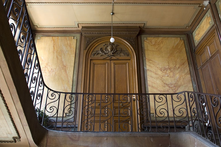 Logis principal, intérieur : détail de la rampe en ferronnerie de l'escalier. © Yves Sancey / Région Bourgogne-Franche-Comté, Inventaire du patrimoine - 2011