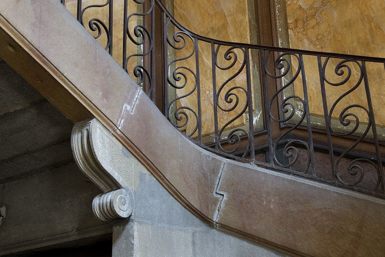 Logis principal, intérieur : détail de rampe en ferronnerie de l'escalier. © Yves Sancey / Région Bourgogne-Franche-Comté, Inventaire du patrimoine - 2011