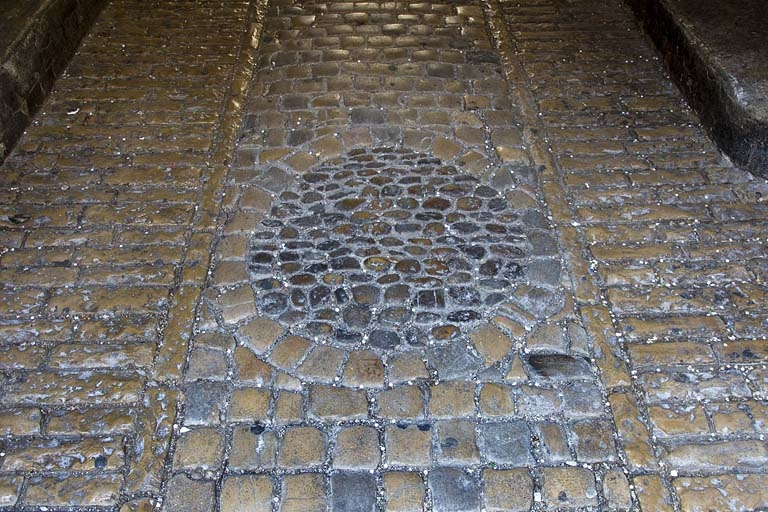 Premier passage cocher : détail du décor du sol. © Yves Sancey / Région Bourgogne-Franche-Comté, Inventaire du patrimoine - 2011