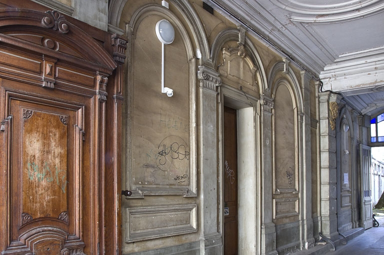 Logis principal, passage cocher : décor du mur gauche. © Yves Sancey / Région Bourgogne-Franche-Comté, Inventaire du patrimoine - 2011