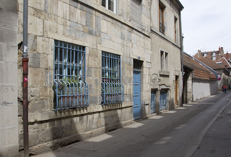 Vue d'ensemble, de trois quarts gauche. © Yves Sancey / Région Bourgogne-Franche-Comté, Inventaire du patrimoine - 2011