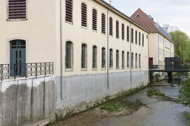 Atelier de filature nord. Façade sur le bief de dérivation. © Jérôme Mongreville / Région Bourgogne-Franche-Comté, Inventaire du patrimoine - 2011