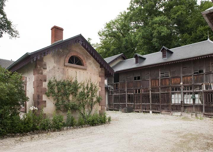 Communs vus depuis l'ouest. © Jérôme Mongreville / Région Bourgogne-Franche-Comté, Inventaire du patrimoine - 2011