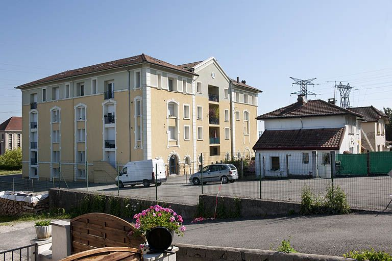 Vue d'ensemble depuis le sud-ouest. © Jérôme Mongreville / Région Bourgogne-Franche-Comté, Inventaire du patrimoine - 2011