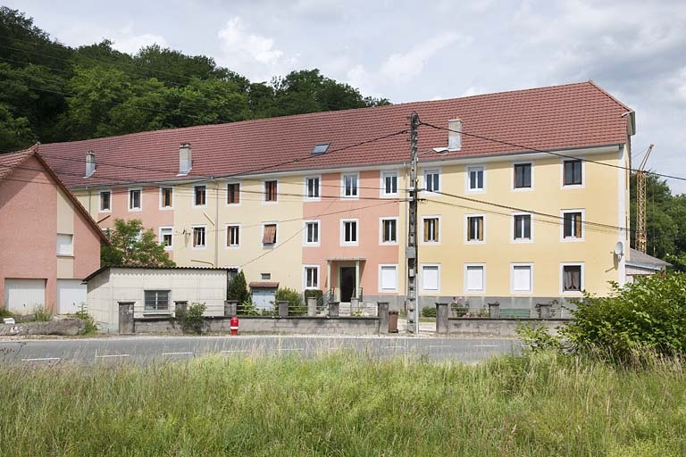 Vue d'ensemble depuis le sud-est. © Jérôme Mongreville / Région Bourgogne-Franche-Comté, Inventaire du patrimoine - 2011