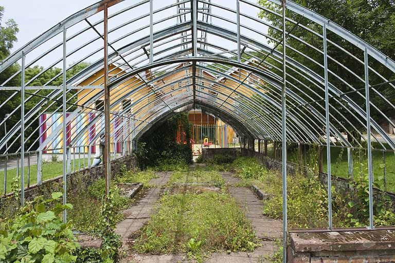 La serre. Vue rapprochée. © Jérôme Mongreville / Région Bourgogne-Franche-Comté, Inventaire du patrimoine - 2011