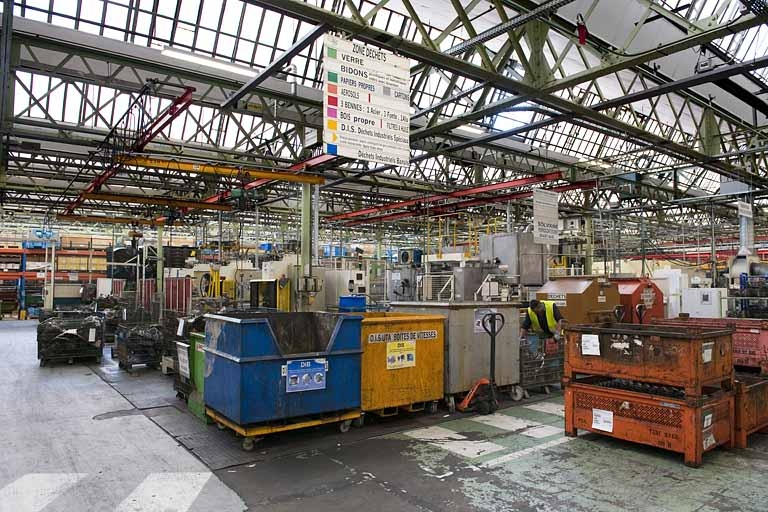 Atelier de rénovation boîtes de vitesses. Vue d'ensemble. © Jérôme Mongreville / Région Bourgogne-Franche-Comté, Inventaire du patrimoine - 2011 Atelier de rénovation boîtes de vitesses. Vue d'ensemble. © Jérôme Mongreville / Région Bourgogne-Franche-Comté, Inventaire du patrimoine - 2011