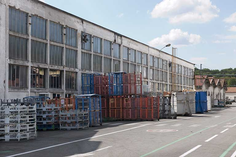 Atelier de fabrication (actuellement magasin industriel). Façade est. © Jérôme Mongreville / Région Bourgogne-Franche-Comté, Inventaire du patrimoine - 2011 Atelier de fabrication (actuellement magasin industriel). Façade est. © Jérôme Mongreville / Région Bourgogne-Franche-Comté, Inventaire du patrimoine - 2011