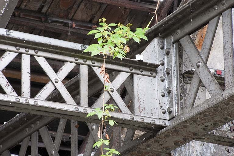 Détail de poutrelles à treillis. © Jérôme Mongreville / Région Bourgogne-Franche-Comté, Inventaire du patrimoine - 2011