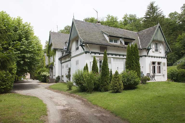 Vue d'ensemble depuis le sud-ouest. © Jérôme Mongreville / Région Bourgogne-Franche-Comté, Inventaire du patrimoine - 2011