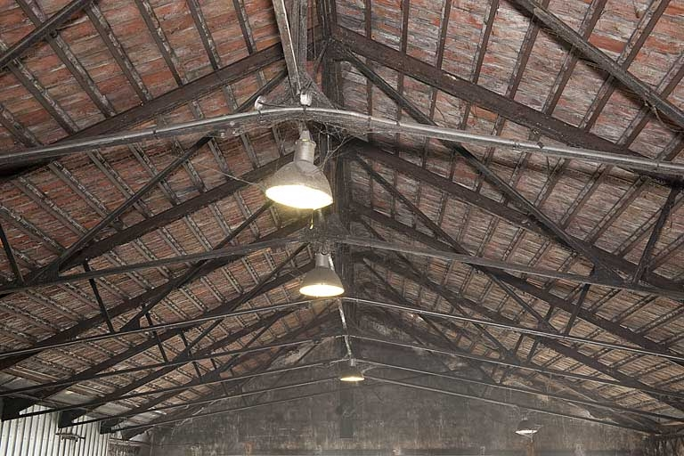 Charpente métallique d'un magasin industriel. © Jérôme Mongreville / Région Bourgogne-Franche-Comté, Inventaire du patrimoine - 2011