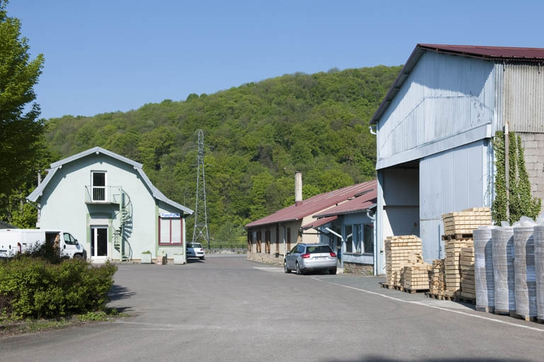 Vue d'ensemble depuis la cour, vers l'est. © Jérôme Mongreville / Région Bourgogne-Franche-Comté, Inventaire du patrimoine - 2011