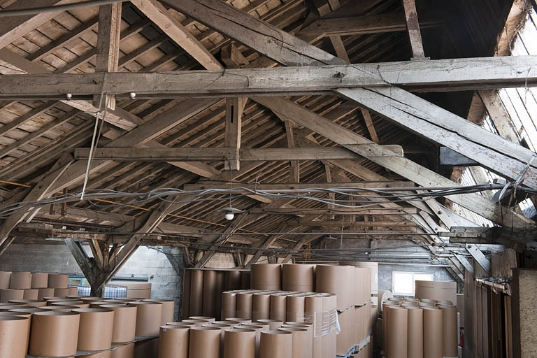 Magasin industriel. Détail de la charpente en bois. © Jérôme Mongreville / Région Bourgogne-Franche-Comté, Inventaire du patrimoine - 2011