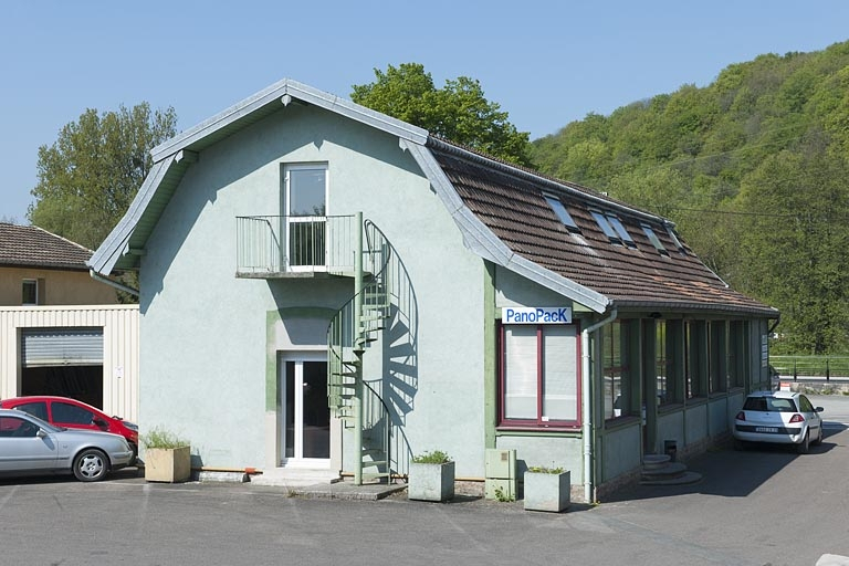 Bureaux. Vue depuis le nord-est. © Jérôme Mongreville / Région Bourgogne-Franche-Comté, Inventaire du patrimoine - 2011