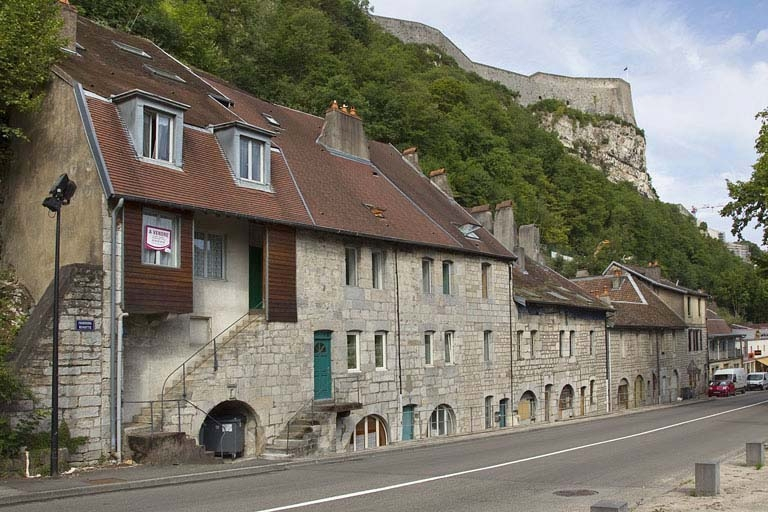 Vue d'ensemble rapprochée, de trois quart gauche. © Yves Sancey / Région Bourgogne-Franche-Comté, Inventaire du patrimoine - 2011